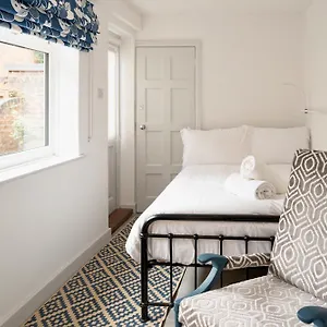 https://stylish-retreat-inside-city-walls.yorkshirehotels.net